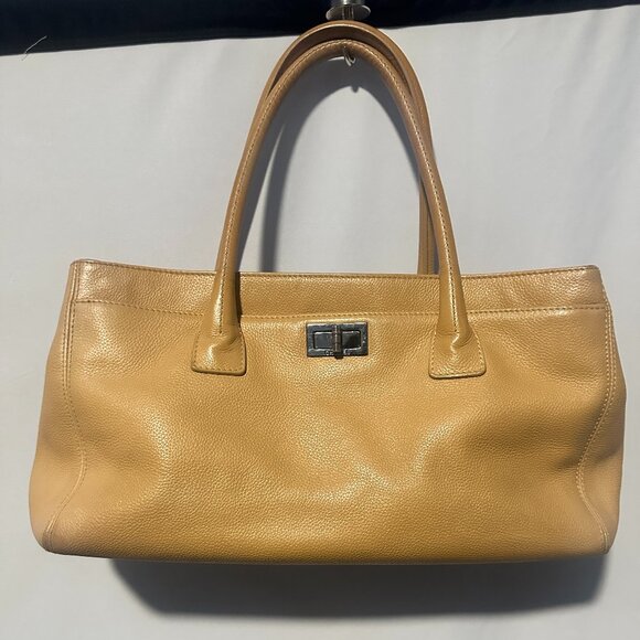 Chanel Executive Cerf Tote - Picture 1 of 11